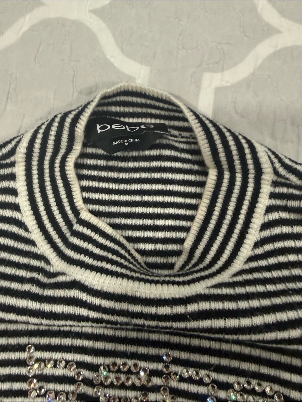 bebe Black and White Striped Twist-Front Long-Sleeve Crop Top - Picture 5 of 5